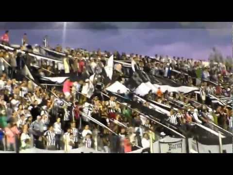 "Esta tribuna los 90 minutos no para de alentarte (CaserosPincha.com)" Barra: La Barra de Caseros &bull; Club: Club Atlético Estudiantes