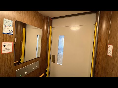 AMAZING 1969 ASEA Graham Hydraulic Elevator @ Drottninggatan 11A, Sala, Sweden.