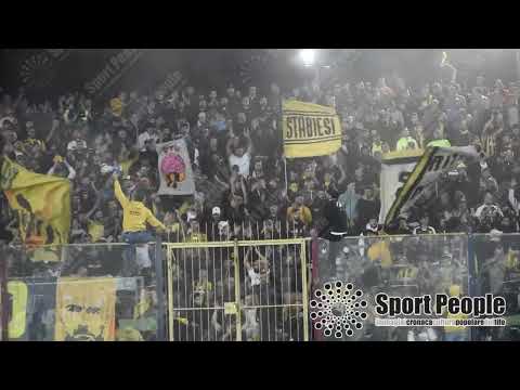 🐝 «Lo Stabia è forte e vincera!»: Torce e cori Juve Stabia @Casertana 2023-24