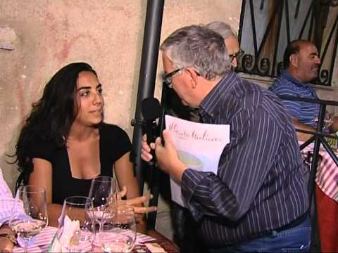 PAESE DIVINO 2010 ARIANNA OCCHIPINTI  INTERVISTATA DAL GIORNALISTA BRUNO SGANGA CASTELBUONO
