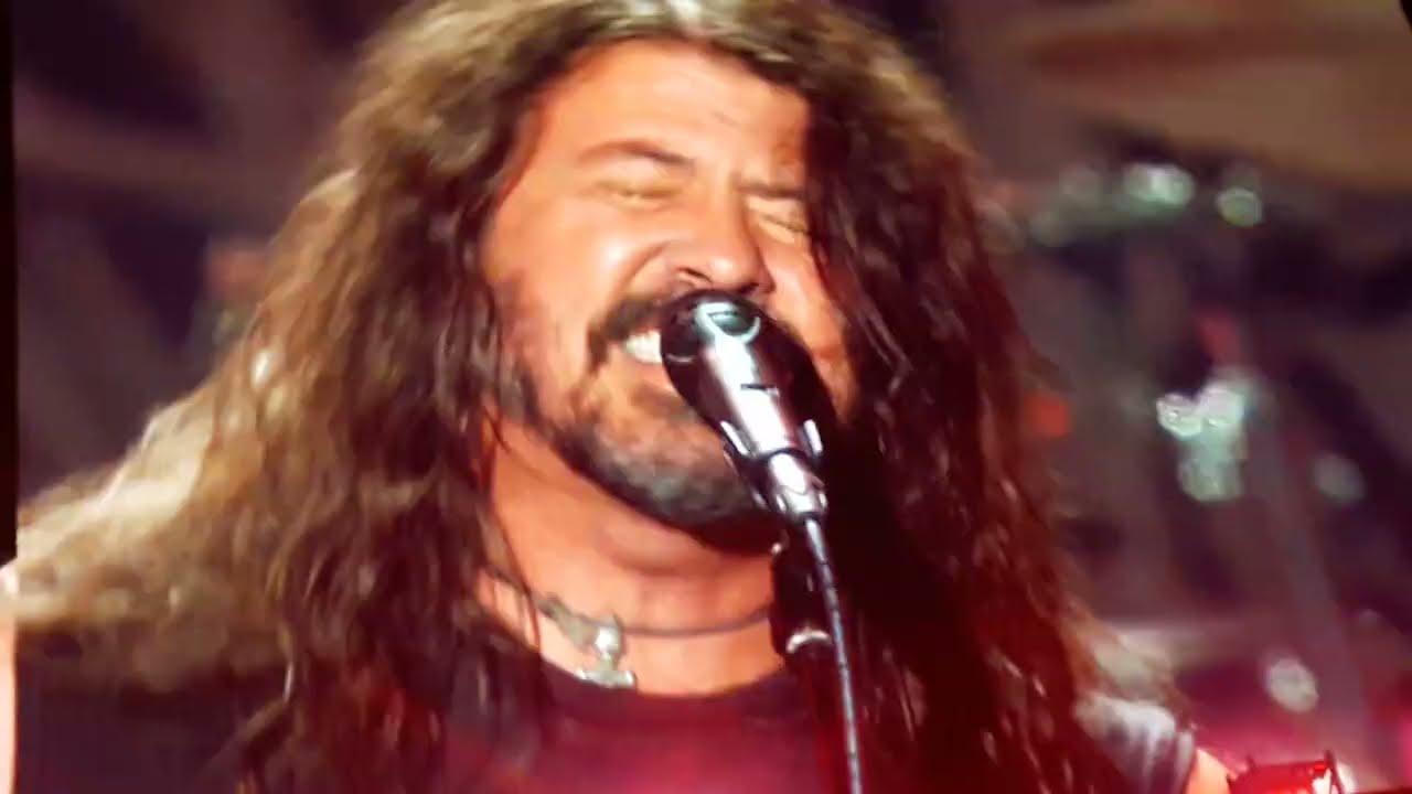 Foo Fighters - The Pretender (ft Travis Barker) (Live at Wembley Stadium, 03/09/2022) - YouTube