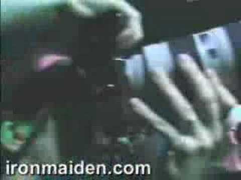 Miniatura de YouTube - The Trooper (Live 2003)