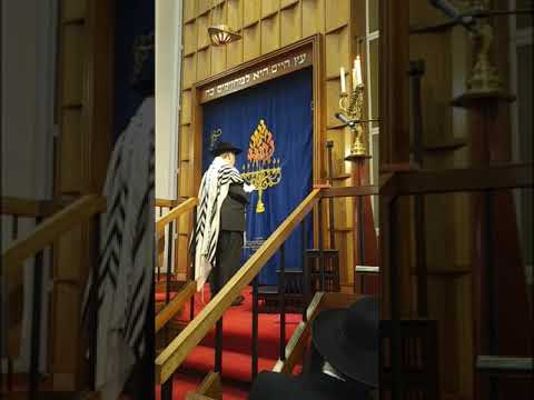 Chazan Nathan Gluck - Chanukah Candle Lighting (4th night) 2020