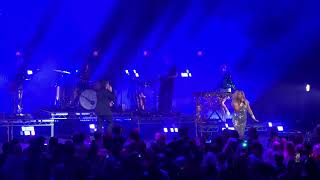 (HD) Rick Astley, KT Tunstall - Never Gonna Give You Up LIVE