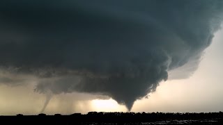 CREEPY TORNADO SIREN - Dodge City Twin Tornadoes 5-24-16