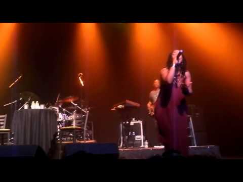 The Floacist - Floetry Reunion Tour - Breathe (Live)