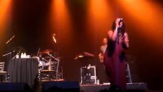 The Floacist - Floetry Reunion Tour - Breathe (Live)
