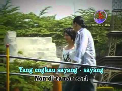 download lagu mp3 mp4 Dahlia, download mp3 Dahlia free downloadn, video klip Dahlia