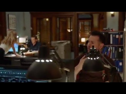 Jay can't stop Hailey from stealing a pen from his desk I Chicago P.D 6.08