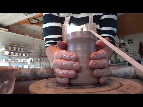 Tankard mug repeat throwing demo -  with Simon Leach