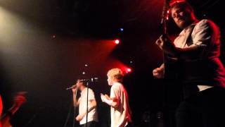 Frank Turner feat. Otto on harmonica - Dan's Song - 22/09/2013 Eindhoven