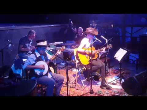 Stella Burns & The Lonesome Rabbits - While the dust gets up (Piero Ciampi cover)