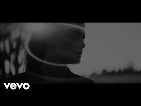 A Dreamscape of Broken Hearts in BRTHR's Jesse Ware Music Video  | LBBOnline