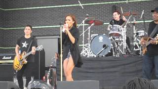 Keshia Chante BEAVERFEST 2011 - Set You Free (First Live Performance)
