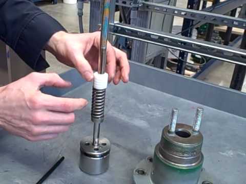 Sliding-stem control valve packing