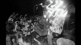 Nirvana - Help Me, I&#39;m Hungry