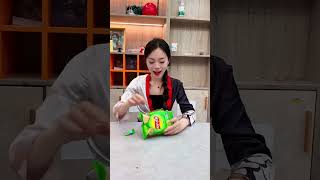 路飞这么从薯片里面跑出来了 #海贼王 #路飞
