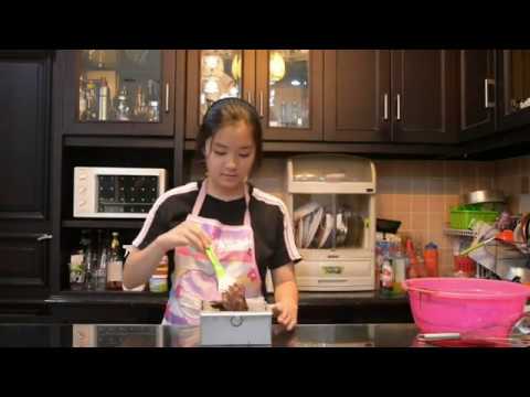 HOW TO MAKE CHOCOLATE CAKE