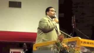 PASTOR JIMMIE K. RODGERS IN WORSHIP