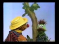Sesame Street - Bob reads The Magic Apple