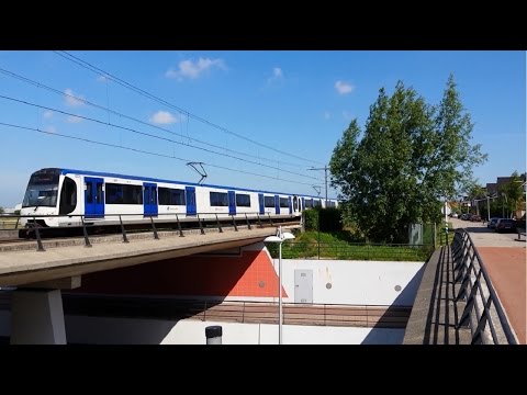 RET Metro 2*Type RSG3 raast voorbij naar Slinge (over Oudelandselaan in Berkel)