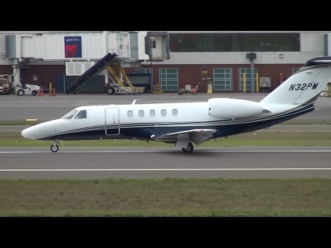 Cessna Citation CJ4 [N32PM] Takeoff Portland Airport (PDX)