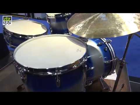 Calfskin drum heads on the Gretsch Broadkaster series