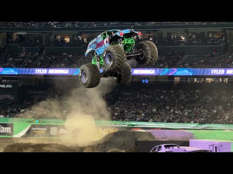 Monster Jam Superstar Challenge 2023 Grave Digger NITRO (Tyler Menninga) WINNING FREESTYLE - Anaheim