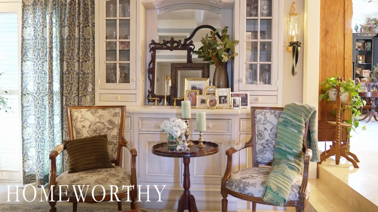 English Country Meets Cozy Cottage In This Illinois Home l House Tour