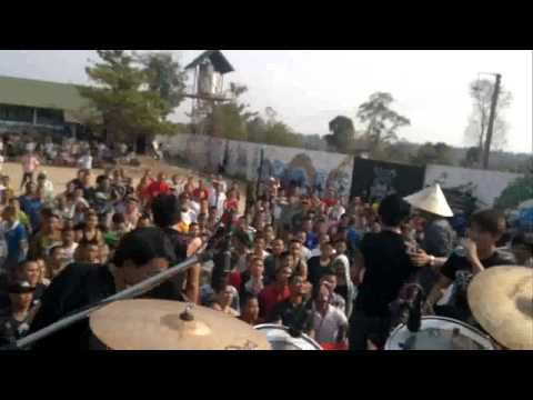 Boxer LIVE at Somsanga Concert 12/2/2011_03_Yark me kon huk bor