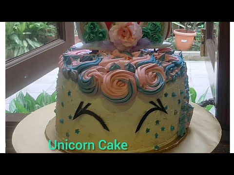 Frosting Unicorn Cake