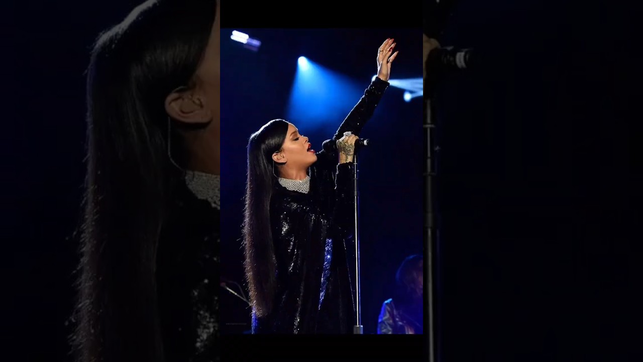 Rihanna - Diamonds Live
