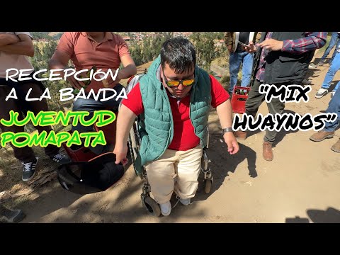 FIESTA EN CHACAS 2025 - BANDA JUVENTUD POMAPATA - CHACAS PLAZA/ POR ESTA CALLE DERECHA/ EN EL MUNDO