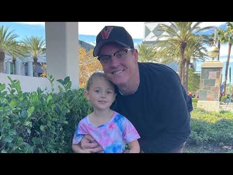 Vlogmas? Remember that? Christmas Shopping - Disney Trip