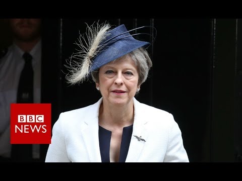 Theresa May's new-look cabinet meets amid Brexit turmoil - BBC News