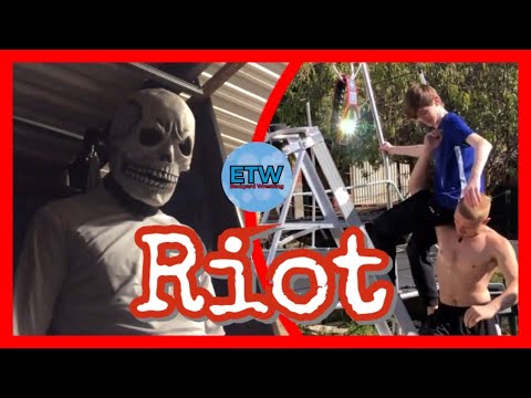 ETW Riot Ep.52 - Striker vs Blackjack; Echo kicks off the show; HUGE LADDER MATCH!