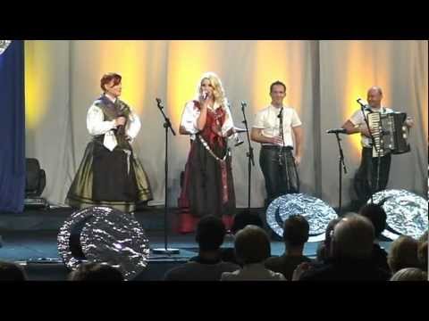 Modrijani & Ans. Petka & luštna dekleta-Venček ta luštnih (v živo)