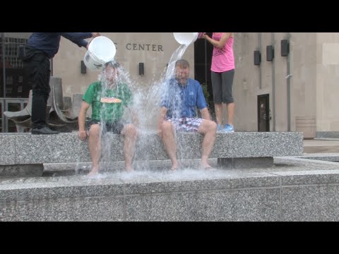 Mayor Courier Press Editor Take Icebucketchallenge