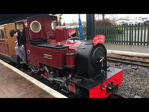 Exmoor No. 7 ‘Monty’ heading the Evesham Vale Light Railway’s ‘Santa Specials’