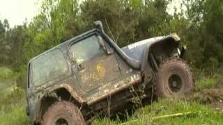 preview picture of video 'Ruta solidaria 4x4 caritas llanera 2013 subida dificil jeep barrizales arviza'