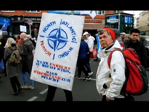 Impressionen Friedensdemo.org Berlin 8.10.2016 (antikriegTV)