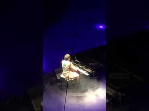 Elton driving that piano - Funeral For A Friend thumbnail