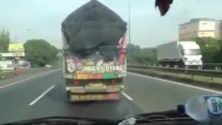 Download lagu Truk cabe kejar waktu,hampir nabrak mobil#stut_jack🌶 mp3 Download lagu Truk cabe kejar waktu,hampir nabrak mobil#stut_jack🌶 mp3