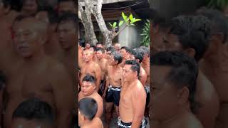 Download lagu Children are involved in Kecak Dance Practice as an effort to regenerate culture. mp3