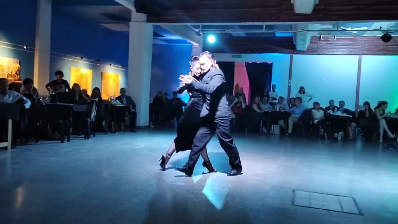 Barbara Ferreyra y Agustin Agnez- 4/4 "La Tupungatina" Orq.Pugliese en Milonga "SiTango" San Isidro