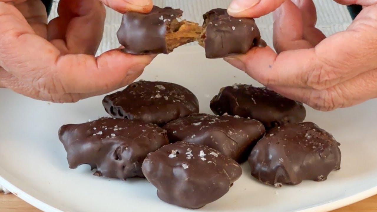 Healthy Chocolate Turtles Made with Dates by Snazzy Vegan Life — recipe photo