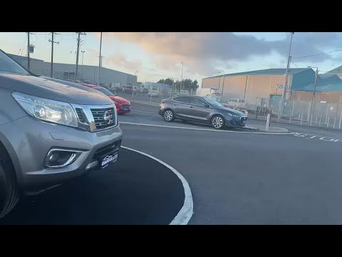 Nissan Navara 2018 2.3 LE Automatic Crewcab Massi - Image 2