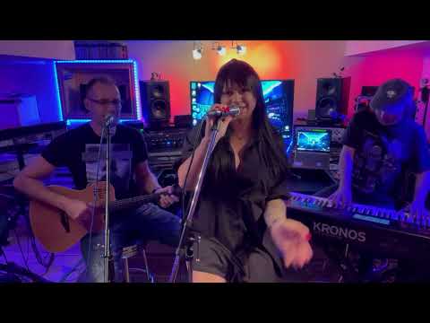 Ivana Lola Šalipur - Trebaš Li Me Cover