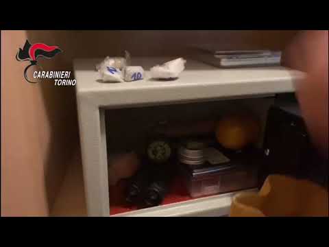 BUSANO. Marijuana, crack e anfetamina e una pistola, arrestati due giovani