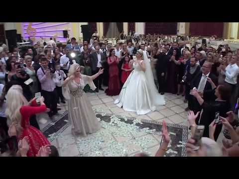 Momente qe nuk i keni pare nga dasma madhështore e Shyhrete Behlulit